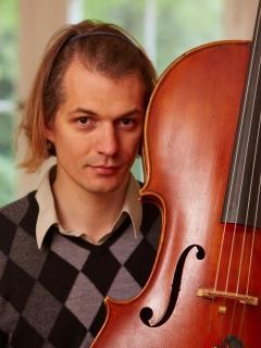 Portrait Antoine Billet mit Viloncello