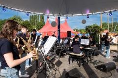 Die "SaxoGrooves" Kindermusik Gruppe beim musizieren auf dem ZMF Freiburg.